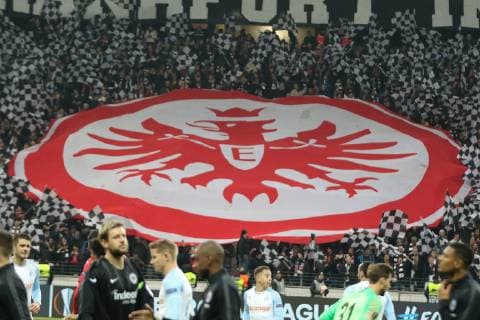 29.11.2018 GER, Frankfurt am Main, Commerzbankarena Europa League Eintracht Frankfurt (SGE) - Olympique Marseille die Begeisterung der Fans kennt keine Grenzen Fahnen und Symbole DFL regulations prohibit any use of photographs as image sequences and or quasi-video