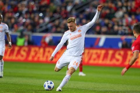 HARRISON, NJ - NOVEMBER 29: Atlanta United defender Julian Gressel (24) during the first half of the 2018 MLS Fussball Herren USA Eastern Conference Championship between the New York Red Bulls and Atlanta United on November 29, 2018 at Red Bull Arena in Harrison, NJ. (Photo by Rich Graessle Icon Sportswire) SOCCER: NOV 29 MLS Eastern Conference Championship - Atlanta United FC at NY Red Bulls Icon1811291694 EDITORIAL USE ONLY