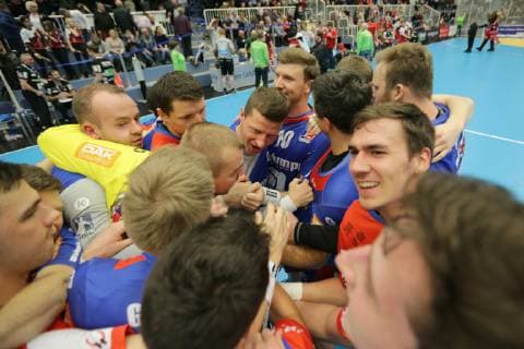 Die Spieler vom HBW Balingen-Weilstetten feiern den Sieg beim Spiel TUSEM Essen vs. HBW Balingen-Weilstetten, Handball, 2. Bundesliga, 30.11.2018 TUSEM Essen vs. HBW Balingen-Weilstetten, Handball, 2. Bundesliga, 30.11.2018 Essen Copyright: xEIBNER MarioxHommesx EP_MHS