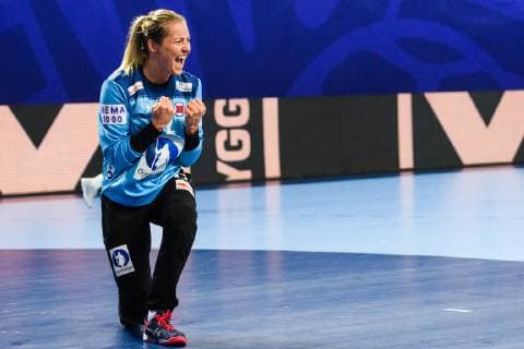 Handball, EM, Damen, Norwegen - Deutschland 181201 Goalkeeper Silje Solberg of Norway celebrates during the EHF European WomenÕs Handball Championship match between Norway and Germany on December 1, 2018 in Brest. Photo: Fredrik Varfjell BILDBYRN kod FV 150167  Copyright: FREDRIKxVARFJELL BB181201FV006