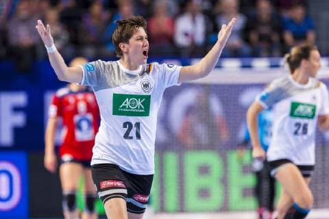 Brest, Frankreich 01. Dezember 2018: EHF EM 2018 Women - Norwegen vs. Deutschland Ina Grossmann (Deutschland Thueringer HC) Jubel Freude Emotion Brest Arena Brest Frankreich