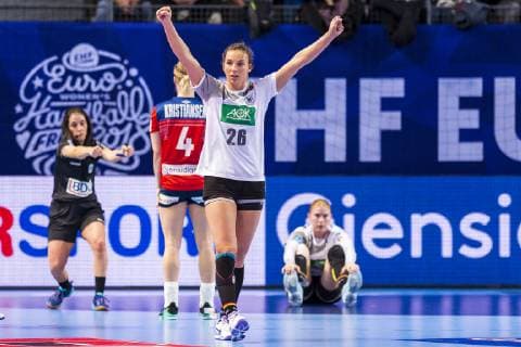Brest, Frankreich 01. Dezember 2018: EHF EM 2018 Women - Norwegen vs. Deutschland Angie Geschke (Deutschland Oldenburg) Jubel Freude Emotion Brest Arena Brest Frankreich