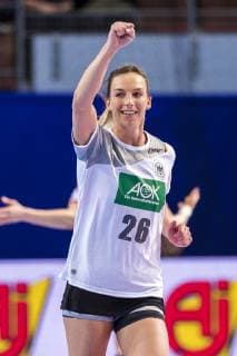Brest, Frankreich 01. Dezember 2018: EHF EM 2018 Women - Norwegen vs. Deutschland Angie Geschke (Deutschland Oldenburg) Jubel Freude Emotion Torjubel Torschuetze Torschütze Brest Arena Brest Frankreich