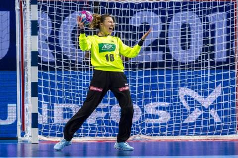Brest, Frankreich 01. Dezember 2018: EHF EM 2018 Women - Norwegen vs. Deutschland Torhueterin Isabell Roch (Deutschland Metzingen) Jubel Freude Emotion Brest Arena Brest Frankreich