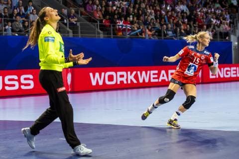 181201 Goalkeeper Isabell Roch of Germany looks dejected and Linn Jorum Sulland of Norway celebrates during the EHF European Women?s Handball Championship match between Norway and Germany on December 1, 2018 in Brest. Photo: Fredrik Varfjell BILDBYRAN kod FV 150167  Copyright: FREDRIKxVARFJELL BB181201FV030