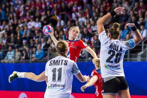 Brest, Frankreich 01. Dezember 2018: EHF EM 2018 Women - Norwegen vs. Deutschland Brest Arena Brest Frankreich