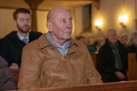 01.12.2018. Horst Eckel bei einem Konzert der Mainzer Hofsänger in der Dorfkirche von Vogelsberg (Bruchmühlbach-Vogelbach) zugunsten der Horst-Eckel-Stiftung. Horst Eckel besucht ein Konzert der Mainzer Hofsänger