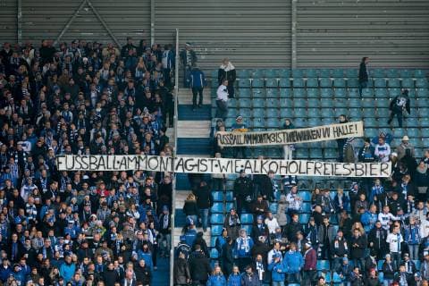 Sport Bilder des Tages 02.12.2018, xtgx, Fussball 2.Bundesliga, 1.FC Magdeburg - VfL Bochum emspor, v.l. Fanprotest, Protest gegen Montagsspiele (DFL DFB REGULATIONS PROHIBIT ANY USE OF PHOTOGRAPHS as IMAGE SEQUENCES and or QUASI-VIDEO) Magdeburg *** 02 12 2018 xtgx Football 2 Bundesliga 1 FC Magdeburg VfL Bochum emspor v l Fan protest Protest against Monday games DFL DFB REGULATIONS PROHIBIT ANY USE OF PHOTOGRAPHS as IMAGE SEQUENCES and or QUASI VIDEO Magdeburg