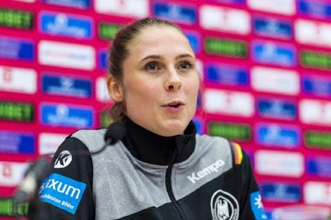 Brest, Frankreich 01. Dezember 2018: EHF EM 2018 Women - Norwegen vs. Deutschland Alicia Stolle (Deutschland Thueringer HC) Brest Arena Brest Frankreich