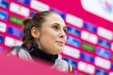 Brest, Frankreich 01. Dezember 2018: EHF EM 2018 Women - Norwegen vs. Deutschland Alicia Stolle (Deutschland Thueringer HC) Brest Arena Brest Frankreich