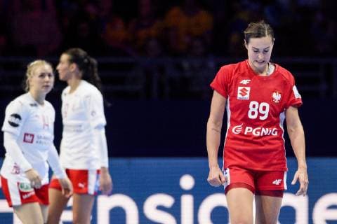 181202 Kinga Achruk of Poland looks dejected during the EHF European WomenÕs Handball Championship match between Poland and Denmark on November 2, 2018 in Nantes. Photo: Ludvig Thunman BILDBYRN kod LT 35558  Copyright: LUDVIGxTHUNMAN BB181202LT015