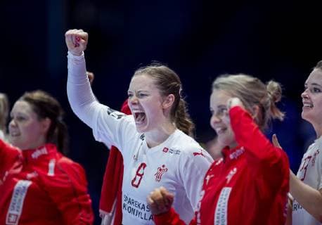 Danmarks Anne Mette Hansen og Sandra Toft under kampen mellem Danmark-Polen i Nantes, soendag den 2 december 2018. , Nantes Denmark  Copyright: Scanpix LiselottexSabroex spdk20181202-164010-L