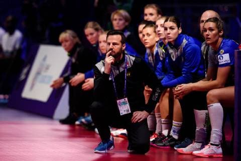181202 Henrik Signell, head coach of Sweden during the EHF European WomenÕs Handball Championship match between Sweden and Serbia on December 2, 2018 in Nantes. Photo: Ludvig Thunman BILDBYRN kod LT 35559  Copyright: LUDVIGxTHUNMAN BB181202LT036