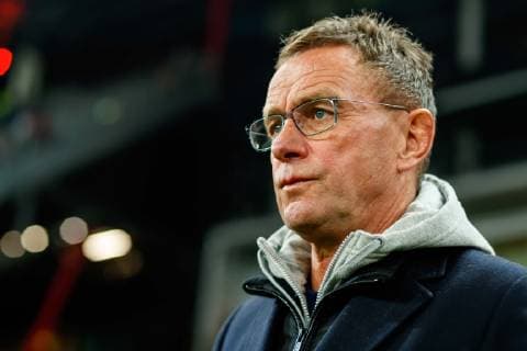 Oesterreich, Salzburg 29.11.2018, UEFA Europa League - 2018 19 Season, Vorrunde, Gruppenphase - Gruppe B - 5. Spieltag, RB Salzburg - RB Leipzig Trainer Ralf Rangnick (RBL) schaut ( DeFodi507