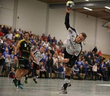 02.12.2018, xmgx, Handball 3.Liga, HSG Hanau - HSC 2000 Coburg II v.l. Jannik Ruppert (Hanau) Hanau Hessen Deutschland (DEU)