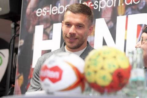 Handball, WM 2019 Botschafter Lukas Podolski,Fototermin, Pressekonferenz, Handball is coming home, 03.12.2018, Lanxessarena Köln