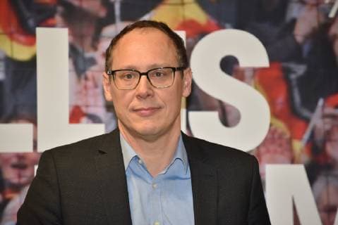 Mark Schober, Vorstandvorsitzender Deutscher Handball Bund am 03.12.2018 in Köln bei der Pressekonferenz zur Handball WM 2019 in der Kabine der deutschen Handball-Nationalmannschaft der Weltmeisterschaft 2007. In Köln werden vom 19. bis 23. Januar 2019 die Hauptrundenspiele sowie der President s Cup der Handball-WM 2019 ausgetragen