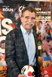Heiner Brand Handball National Trainer am 03.12.2018 in Köln bei der Pressekonferenz zur Handball WM 2019 in der Kabine der deutschen Handball-Nationalmannschaft der Weltmeisterschaft 2007. In Köln werden vom 19. bis 23. Januar 2019 die Hauptrundenspiele sowie der President s Cup der Handball-WM 2019 ausgetragen