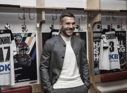 Pressekonferenz Handball WM 2019 Kabine Lanxess Arena Koeln Deutschland Datum: 03.12.2018 Lukas Podolski