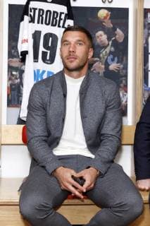 Lukas Podolski bei der Pressekonferenz zur Handball WM 2019 Handball Is Coming Home in der WM-Kabine von 2007 in der Lanxess-Arena. Köln, 03.12.2018
