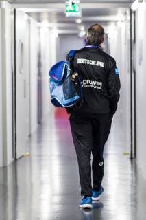 Sport Bilder des Tages Handball, Frauen: EM, Deutschland Rumänien Vorrunde, Gruppe D, 2. Spieltag in der Brest Arena Trainer Henk Groener (Deutschland) Brest Arena Brest Frankreich