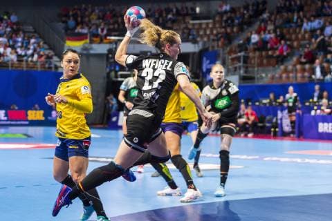 Handball, Frauen: EM, Deutschland Rumänien Vorrunde, Gruppe D, 2. Spieltag in der Brest Arena Maren Weigel (Deutschland Metzingen) Brest Arena Brest Frankreich