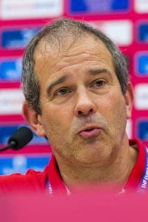 Handball, Frauen: EM, Deutschland Rumänien Vorrunde, Gruppe D, 2. Spieltag in der Brest Arena Trainer Henk Groener (Deutschland) Brest Arena Brest Frankreich