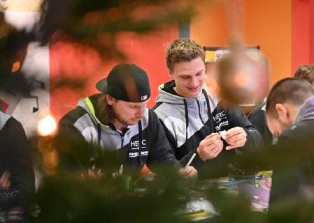 04.12.2018 - Handball - 1. Bundesliga - Saison 2018 2019 - HC Erlangen HCE - Bastelstunde in Kinderklinik Erlangen - HMI -