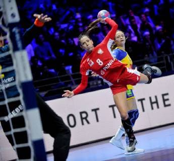 2018.12.04 Nantes Pilka reczna, EHF Mistrzostwa Europy kobiet Francja 2018 Szwecja - Polska N z Monika Kobylinska of Poland Foto Rafal Rusek PressFocus 2018.12.04 Nantes Handball EHF Euro Women s France 2018 Sweden - Poland Monika Kobylinska of Poland Credit: Rafal Rusek PressFocus NEWSPIX.PL --- Newspix.pl FRANCE OUT!  20181204PF_RR055