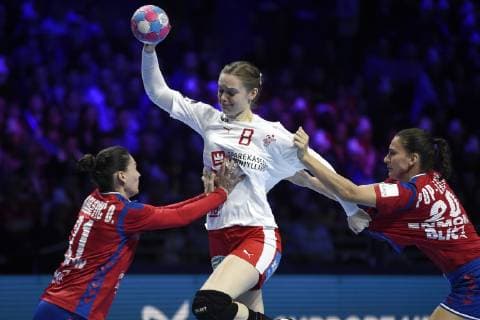 Sport Bilder des Tages Danmarks Anne Mette Hansen. EM kvindehaandbold Danmark - Serbien i Nantes, Frankrig, tirsdag den 4 december 2018. , Denmark  Copyright: LiselottexSabroex spdk20181204-214524-L