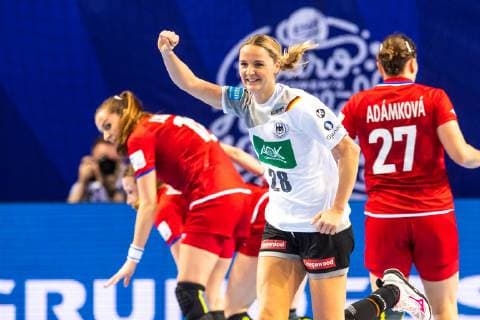 Handball, Damen EM, Deutschland - Tschechien 181205 Franziska Müller of Germany celebrates during the EHF European WomenÕs Handball Championship match between Germany and Czech Republic on December 5, 2018 in Brest. Photo: Fredrik Varfjell BILDBYRN kod FV 150175 Copyright: FREDRIKxVARFJELL BB181205FV002