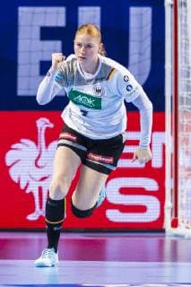 Handball, Frauen: EM, Deutschland Tschechien Vorrunde, Gruppe D, 3. Spieltag in der Brest Arena Meike Schmelzer (Deutschland Thueringer HC) Brest Arena Brest Frankreich