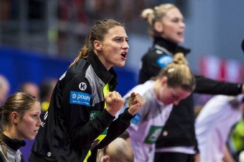 Handball, Frauen: EM, Deutschland Tschechien Vorrunde, Gruppe D, 3. Spieltag in der Brest Arena Torhueterin Isabell Roch (Deutschland Metzingen) Jubel Freude Emotion Brest Arena Brest Frankreich