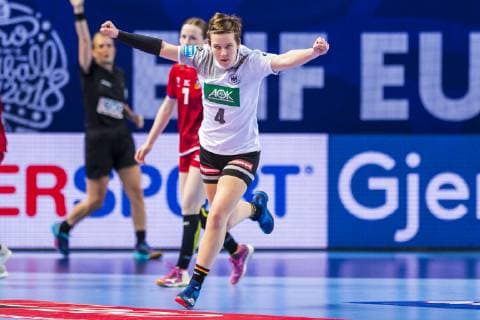 Handball, Frauen: EM, Deutschland Tschechien Vorrunde, Gruppe D, 3. Spieltag in der Brest Arena Alina Grijseels (Deutschland Dortmund) Jubel Freude Emotion Torjubel Torschuetze Torschütze Brest Arena Brest Frankreich