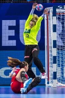 Handball, Frauen: EM, Deutschland Tschechien Vorrunde, Gruppe D, 3. Spieltag in der Brest Arena Torhueterin Dinah Eckerle (Deutschland SG BBM Bietigheim) Brest Arena Brest Frankreich