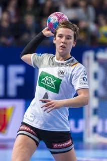 Handball, Frauen: EM, Deutschland Tschechien Vorrunde, Gruppe D, 3. Spieltag in der Brest Arena Alina Grijseels (Deutschland Dortmund) Brest Arena Brest Frankreich
