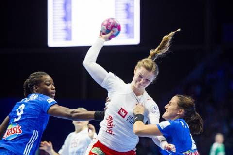 181206 Anne Mette Hansen of Denmark during the EHF European WomenÕs Handball Championship match between Denmark and France on Dec 6, 2018 in Nantes. Photo: Ludvig Thunman BILDBYRN kod LT 35564 Copyright: LUDVIGxTHUNMAN BB181206LT020