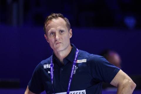 181206 Klavs Bruun J¿rgensen, head coach of Denmark during the EHF European WomenÕs Handball Championship match between Denmark and France on Dec 6, 2018 in Nantes. Photo: Ludvig Thunman BILDBYRN kod LT 35564 Copyright: LUDVIGxTHUNMAN BB181206LT043