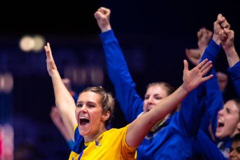 181206 Sabina Jacobsen of Sweden celebrates with teammates during the EHF European WomenÕs Handball Championship match between Sweden and Montenegro on Dec 6, 2018 in Nantes. Photo: Ludvig Thunman BILDBYRN kod LT 35565 Copyright: LUDVIGxTHUNMAN BB181206LT059