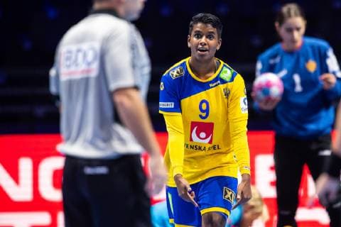 181206 Loui Sand of Sweden during the EHF European WomenÕs Handball Championship match between Sweden and Montenegro on Dec 6, 2018 in Nantes. Photo: Ludvig Thunman BILDBYRN kod LT 35565 Copyright: LUDVIGxTHUNMAN BB181206LT097