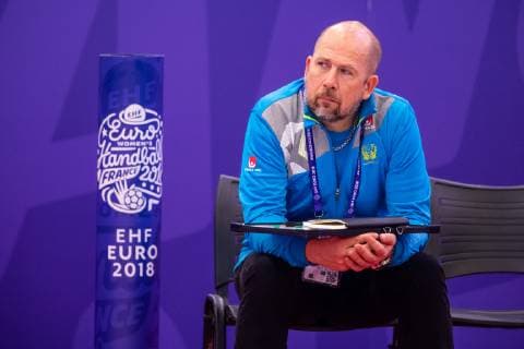 181206 Jan Ekman, assistant coach of Sweden looks dejected after the EHF European WomenÕs Handball Championship match between Sweden and Montenegro on Dec 6, 2018 in Nantes. Photo: Ludvig Thunman BILDBYRN kod LT 35565 Copyright: LUDVIGxTHUNMAN BB181206LT107