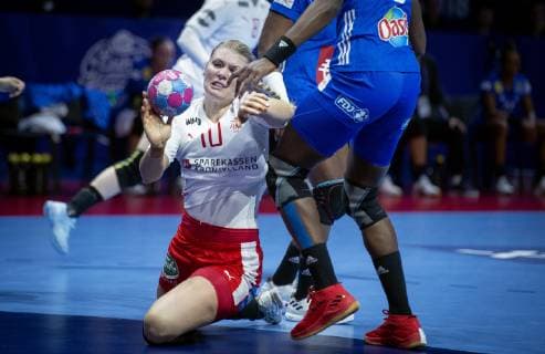 Handball, Damen EM, Frankreich - Dänemark Danmarks Kathrine Heindahl under EM kampen mellem Frankrig-Danmark i Nantes, torsdag den 6 december 2018. EM-semifinalen er langt vaek for haandboldkvinderne, der ikke viste medaljeniveau i kampen mod Frankrig. Forskellen paa de to hold var stoerre end forventet. Det skriver Ritzau, fredag den 7. december 2018.. , Nantes Denmark Copyright: Scanpix LiselottexSabroex COP105 spdk20181207-071512-L