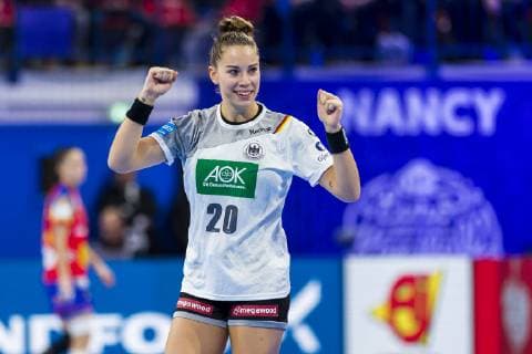 Handball, Frauen: EM, Spanien - Deutschland Hauptrunde, Gruppe 2, 1. Spieltag im Palais des Sports Emily Boelk Bölk (Deutschland Thueringer HC) Jubel Freude Emotion Torjubel Torschuetze Torschütze Nancy Palais des Sports Jean Weille Frankreich
