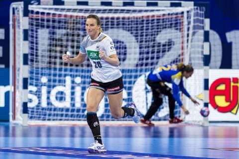 Handball, Frauen: EM, Spanien - Deutschland Hauptrunde, Gruppe 2, 1. Spieltag im Palais des Sports Angie Geschke (Deutschland Oldenburg) Jubel Freude Emotion Torjubel Torschuetze Torschütze Nancy Palais des Sports Jean Weille Frankreich