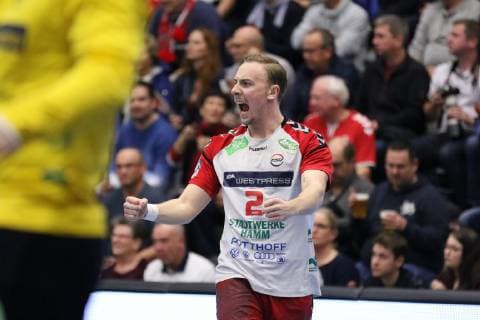 Torjubel bei Lukas Blohme (ASV Hamm-Westfalen 2), ASV Hamm-Westfalen vs HSC 2000 Coburg, Handball, 2. Bundesliga, 07.12.2018, ASV Hamm-Westfalen vs HSC 2000 Coburg, Handball, 2. Bundesliga, 07.12.2018 Hamm Copyright: xEIBNER JanxStrohdiekx EP_JSK