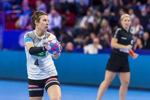 Handball, Frauen: EM, Spanien - Deutschland Hauptrunde, Gruppe 2, 1. Spieltag im Palais des Sports Alina Grijseels (Deutschland Dortmund) Nancy Palais des Sports Jean Weille Frankreich