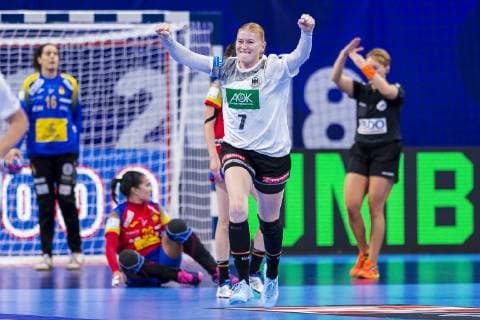 Handball, Frauen: EM, Spanien - Deutschland Hauptrunde, Gruppe 2, 1. Spieltag im Palais des Sports Meike Schmelzer (Deutschland Thueringer HC) Nancy Palais des Sports Jean Weille Frankreich
