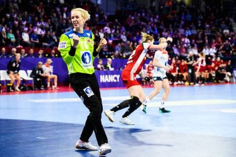 Handball, Damen EM, Ungarn - Norwegen 181207 Goalkeeper Katrine Lunde of Norway looks dejected during the EHF European WomenÕs Handball Championship match between Hungary and Norway on December 7, 2018 in Nancy. Photo: Fredrik Varfjell BILDBYRN kod FV 150179 Copyright: FREDRIKxVARFJELL BB181207FV053