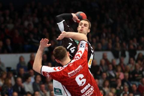 Handball Handball 2.Liga 2018 2019 - Handball Sportverein Hamburg vs. VfL Lübeck-Schwartau Lukas Ossenkopp (Hamburg),Pawel Genda (Lübeck-Schwartau) Sporthalle Hamburg Hamburg