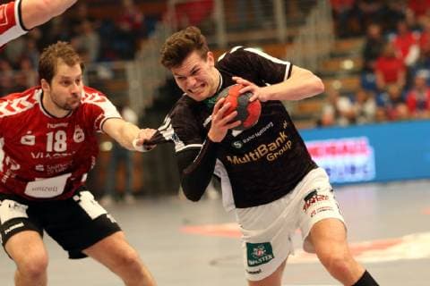 Handball Handball 2.Liga 2018 2019 - Handball Sportverein Hamburg vs. VfL Lübeck-Schwartau Martin Waschul (Lübeck-Schwartau), Finn Wullenweber (Hamburg), Sporthalle Hamburg Hamburg